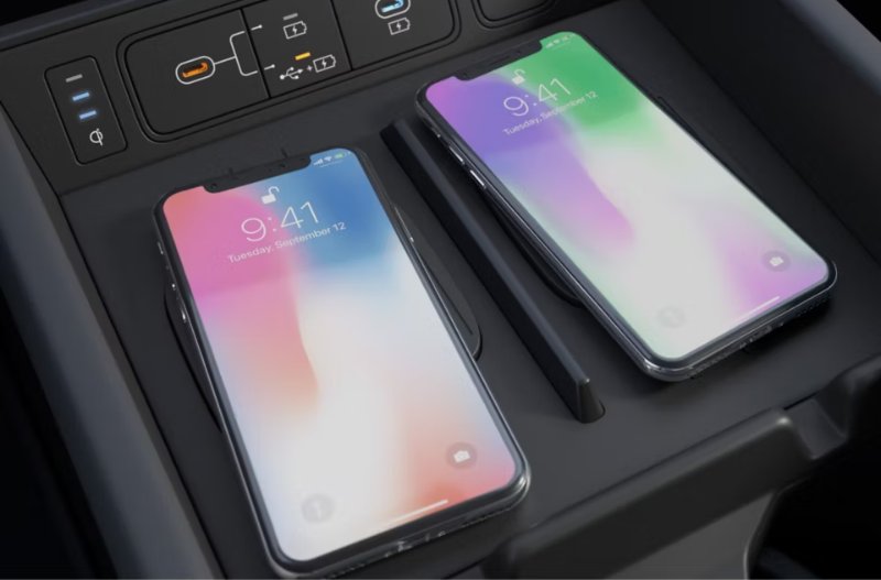 Dual Wireless Charging https://www.hutchings.co.uk/assets/media/santafecharging.jpeg