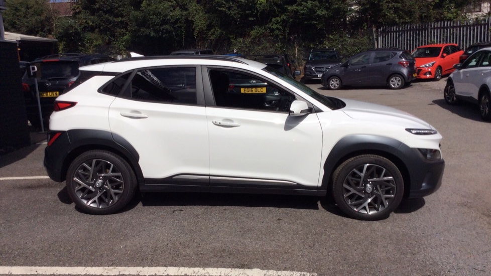 New HYUNDAI KONA 1.6 GDI HYBRID PREMIUM 5DR DCT Car Stock To Buy New HYUNDAI KONA 1.6 GDI HYBRID PREMIUM 5DR DCT Car Stock To Buy